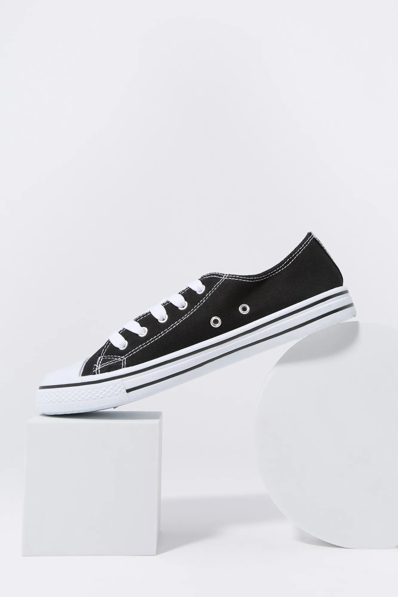 Canvas Low Top Sneaker