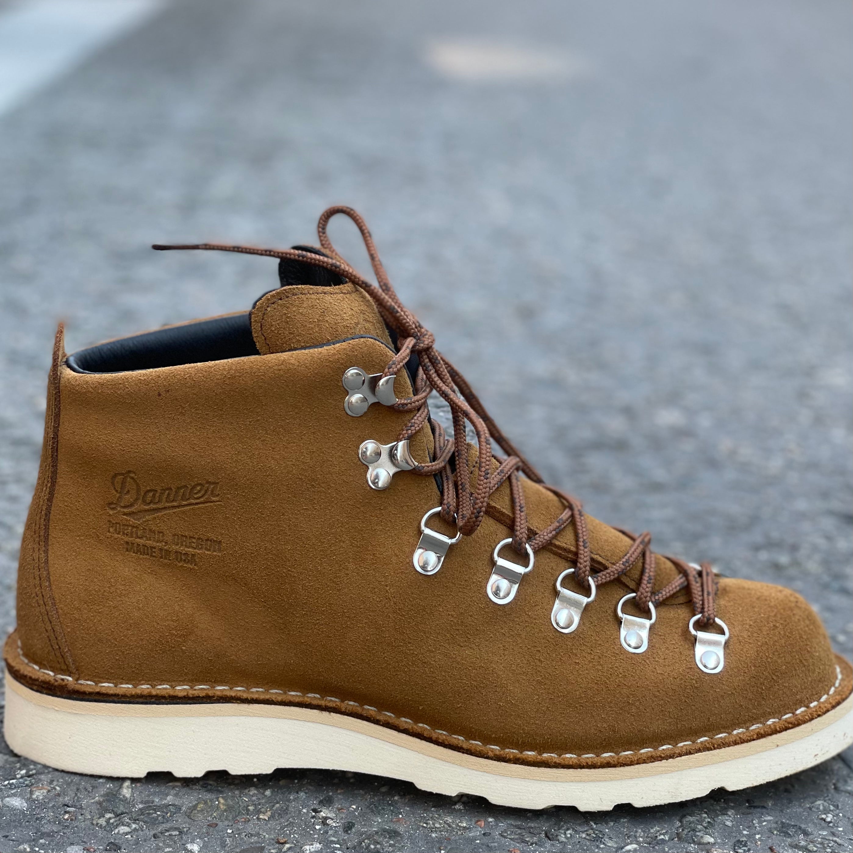 DANNER - Mountain Light - Pettygrove