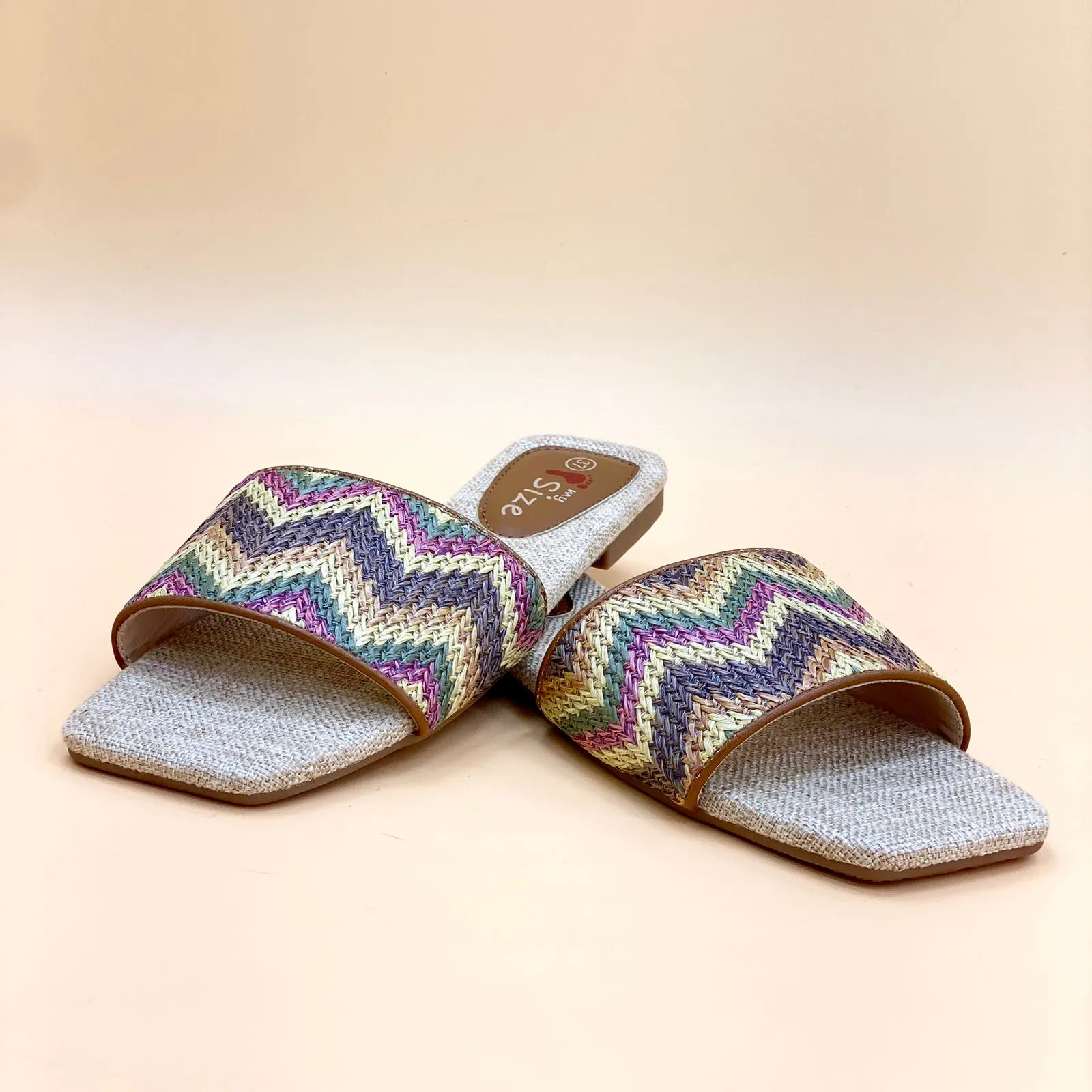 NEW , WOMEN SLIPPERS S10