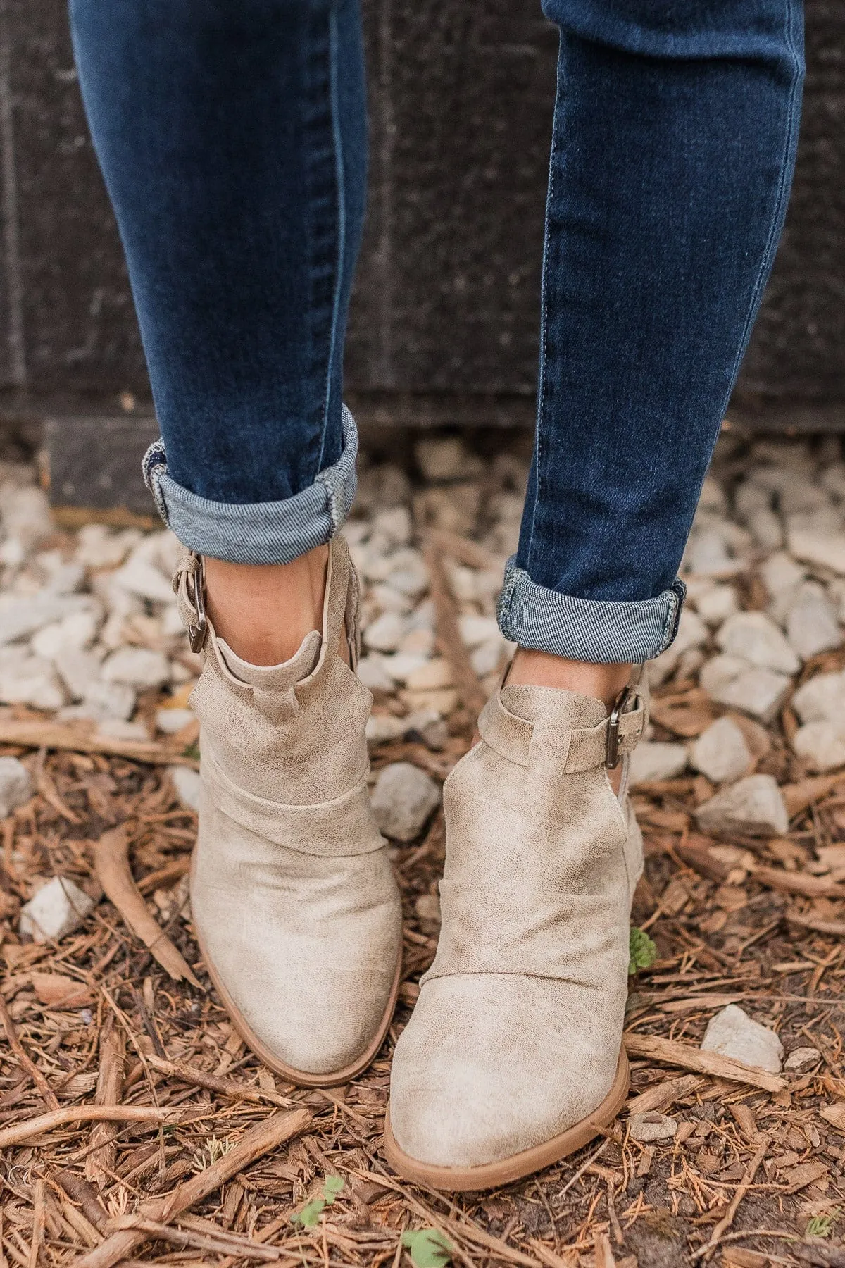 Very G Zane Booties- Cream